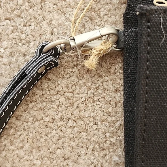 Sherpani Elements Collection Wristlet - Picture 8 of 16